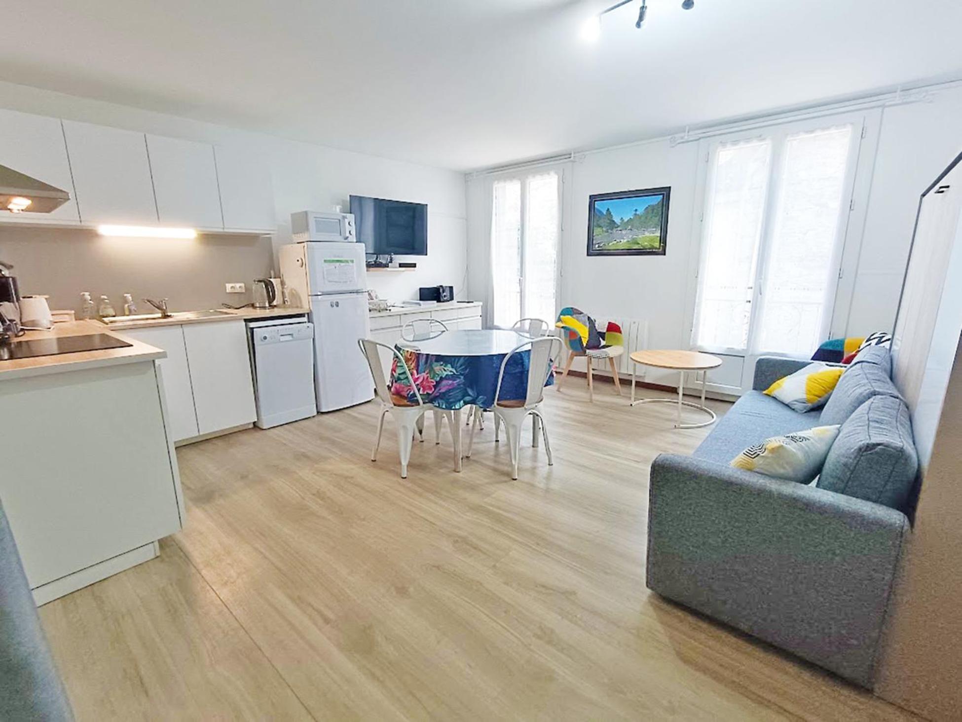 Residence Des Jardins, Wifi, Centre Luchon Bagnères-de-Luchon Екстериор снимка